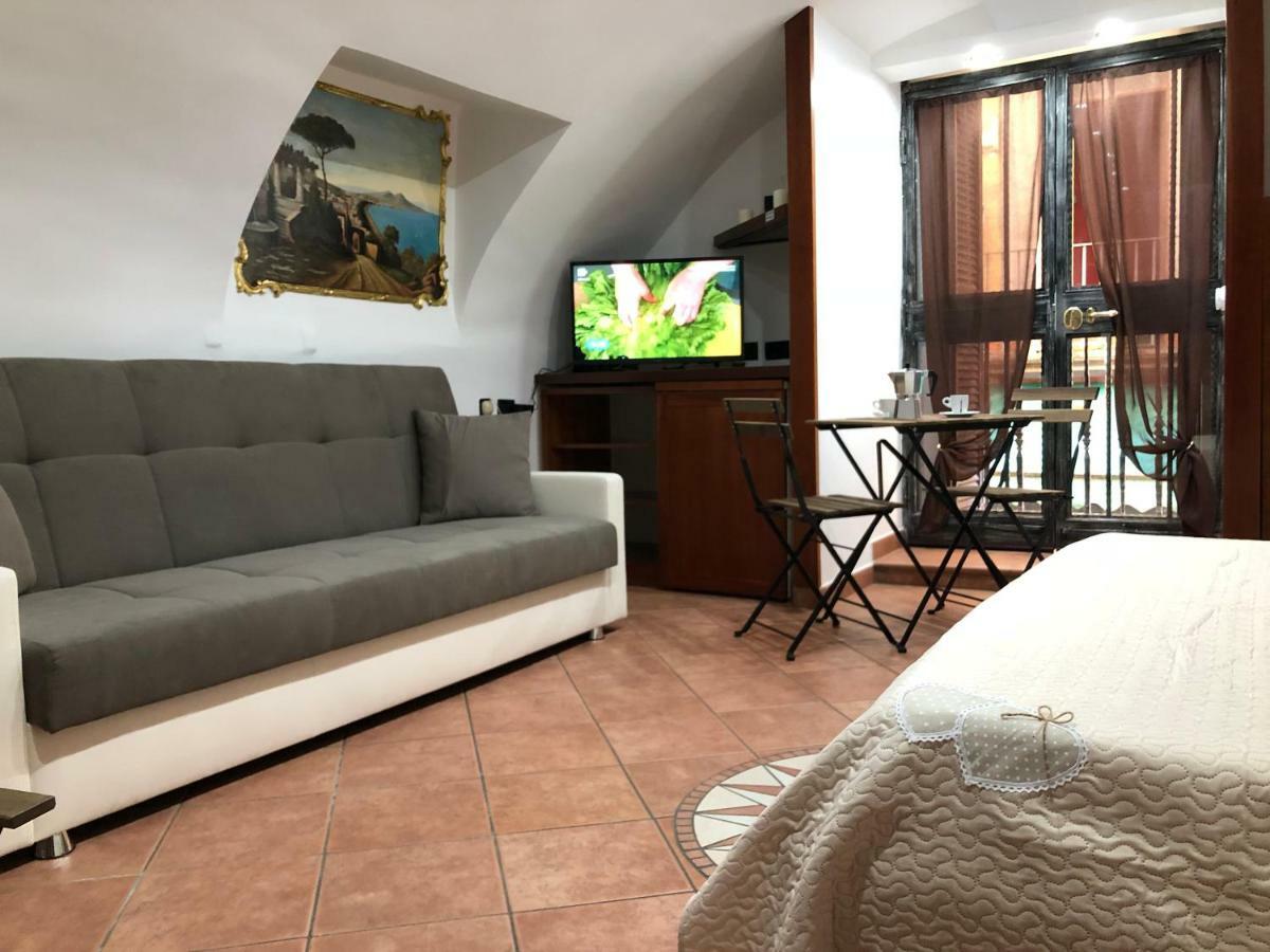 In Love: Balconcino Spaccanapoli Appartement *